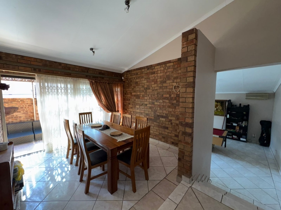3 Bedroom Property for Sale in Safari Gardens North West